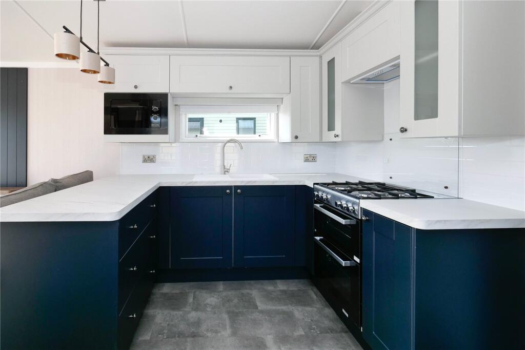 Glen Road, Baildon, Shipley, West Yorkshire, BD17 - View 4