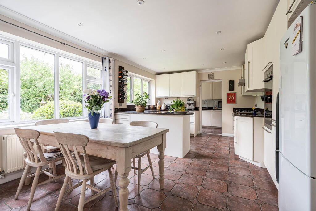 Maddox Lane, Little Bookham, KT23 - View 3