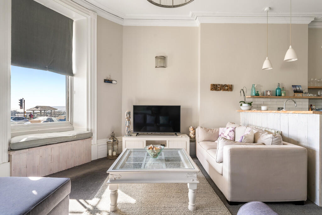 Apartment in Brighton - View 4