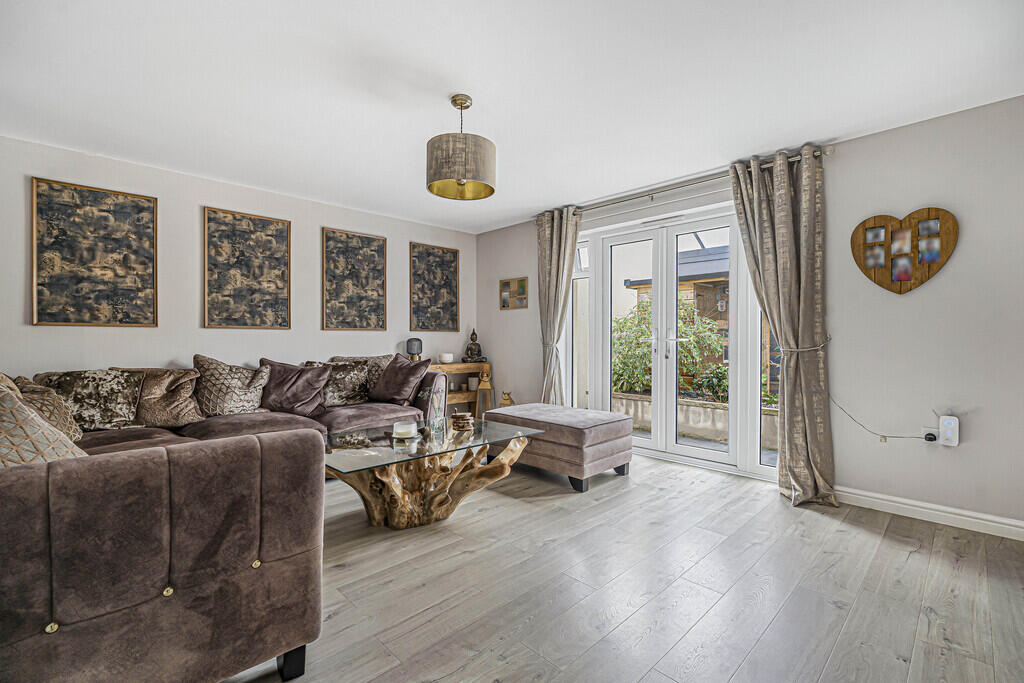 House in East Devon, Cranbrook - View 4