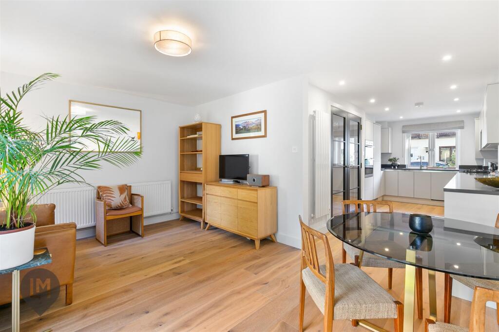 Main image of property: Parkland Gardens, London