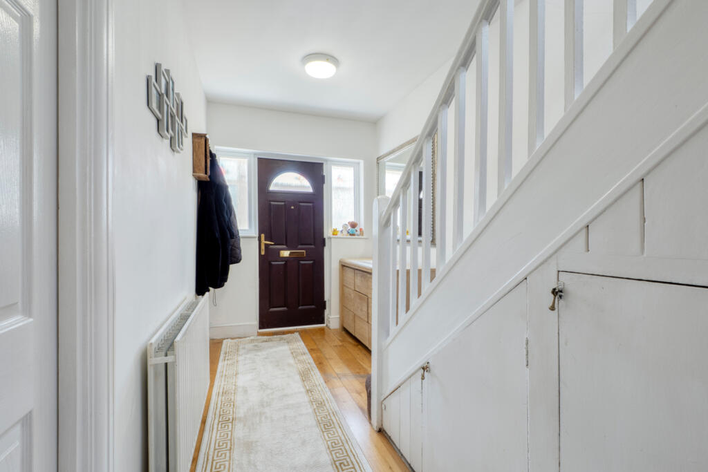 House in Sutton - View 4