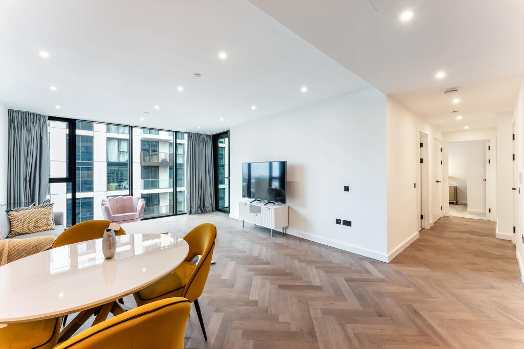 Main image of property: 3 Merino Gardens, London Dock, Wapping, London, E1W