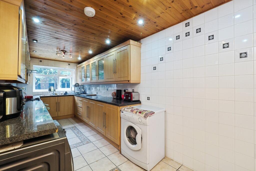House in Nottingham, Beechdale - View 4