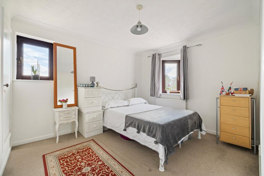 House in Waverley, Camelsdale, Haslemere - More