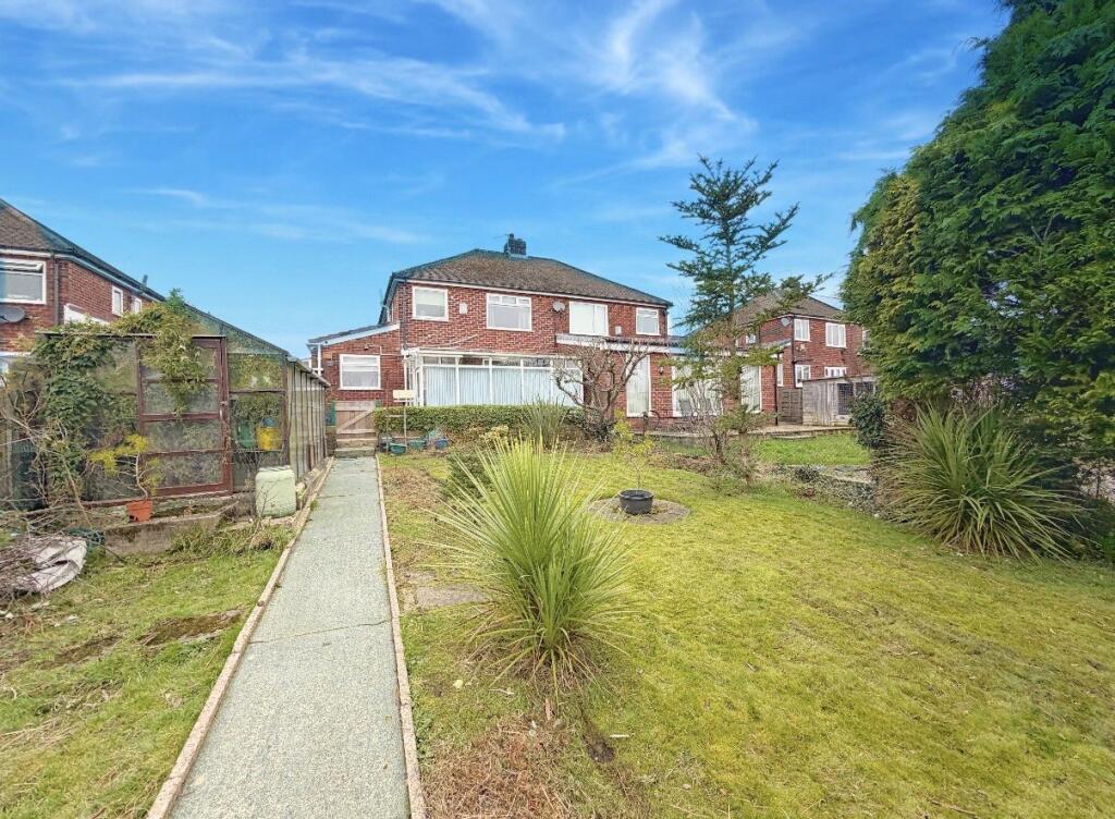 Broomfield Crescent, Middleton, Manchester, M24 photo 3