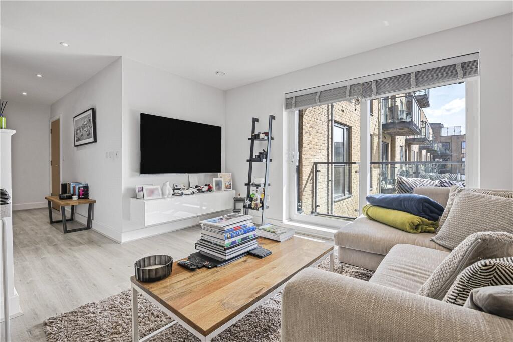 Apartment in Dacorum, Nash Mills - View 2
