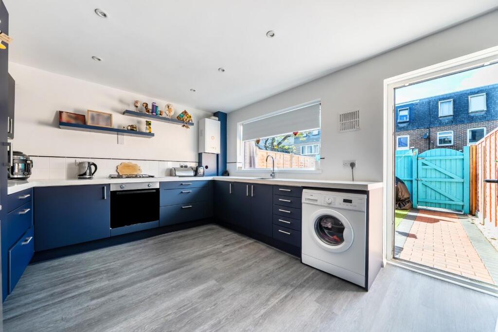 House in Portsmouth - View 3