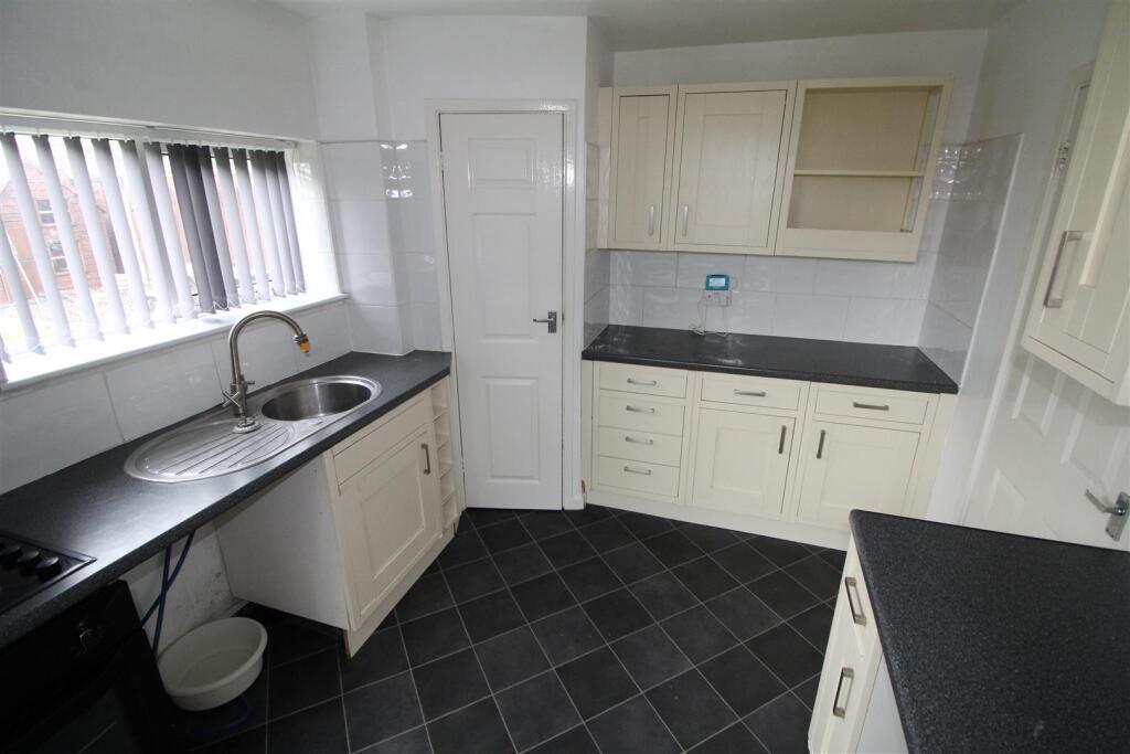 House in Luton - View 5