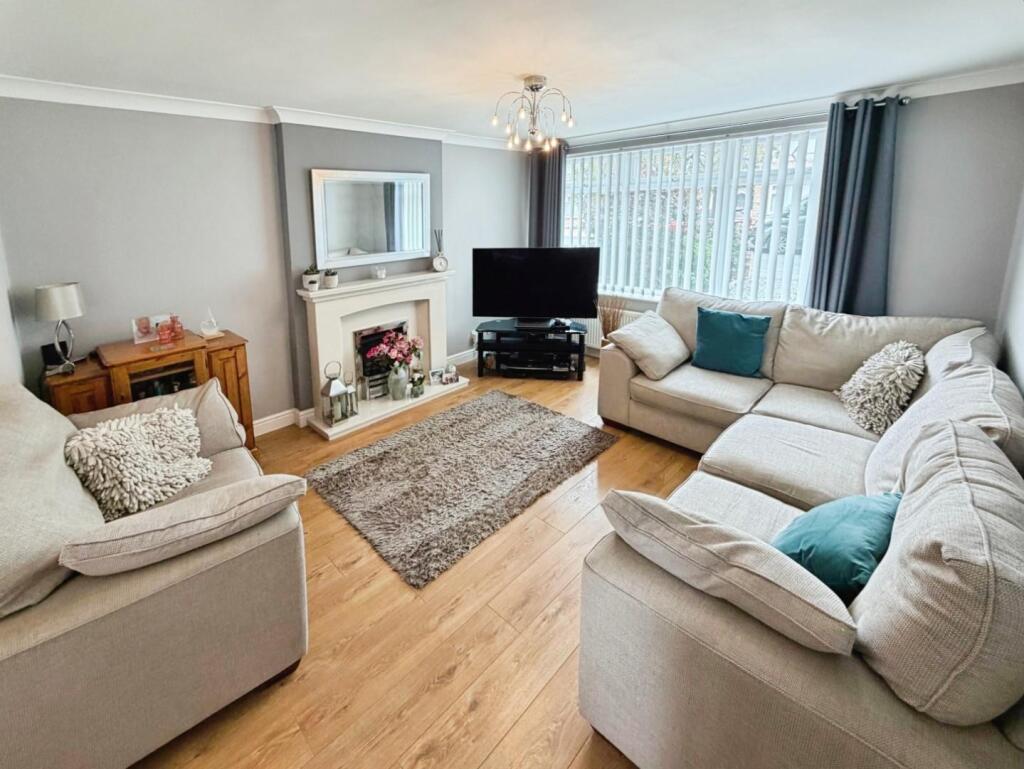 House in Wirral, Liverpool City Region - View 3