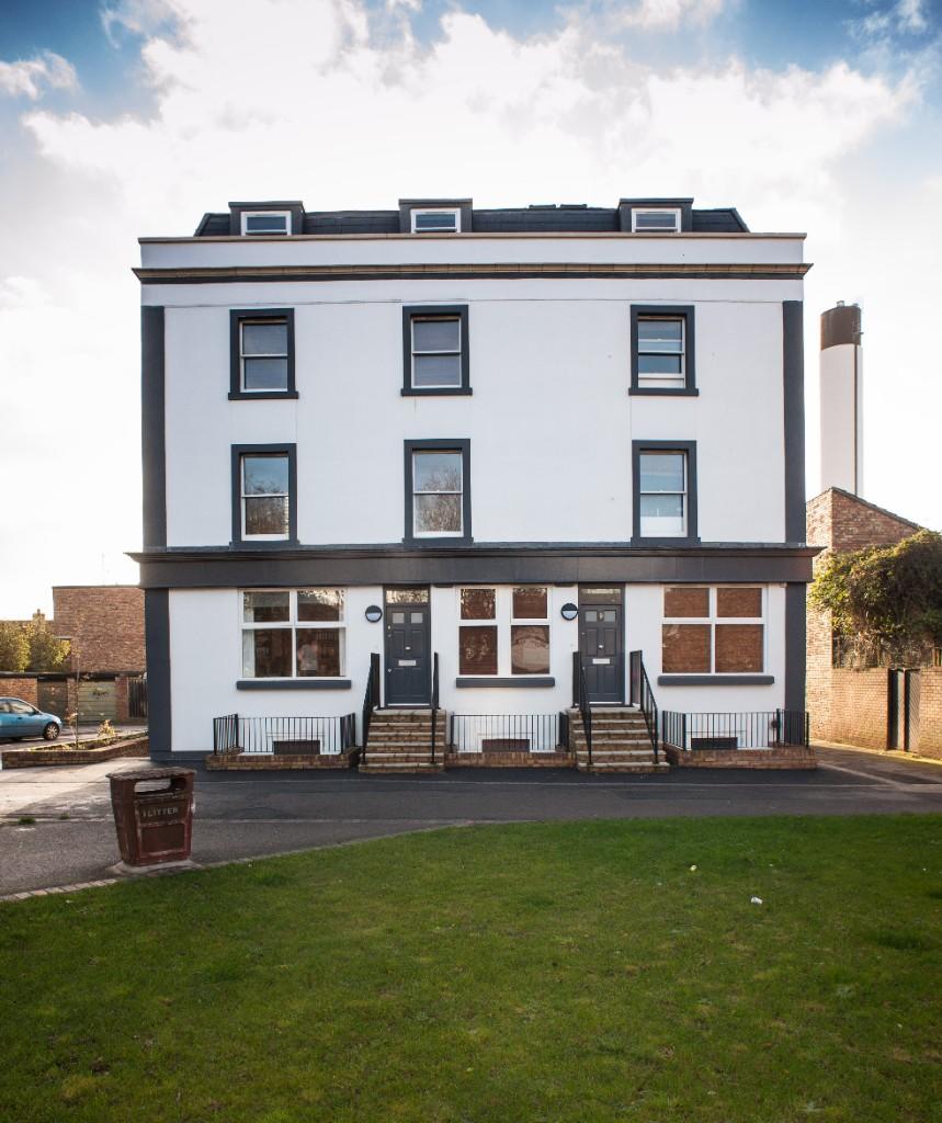 5 bedroom flat for rent