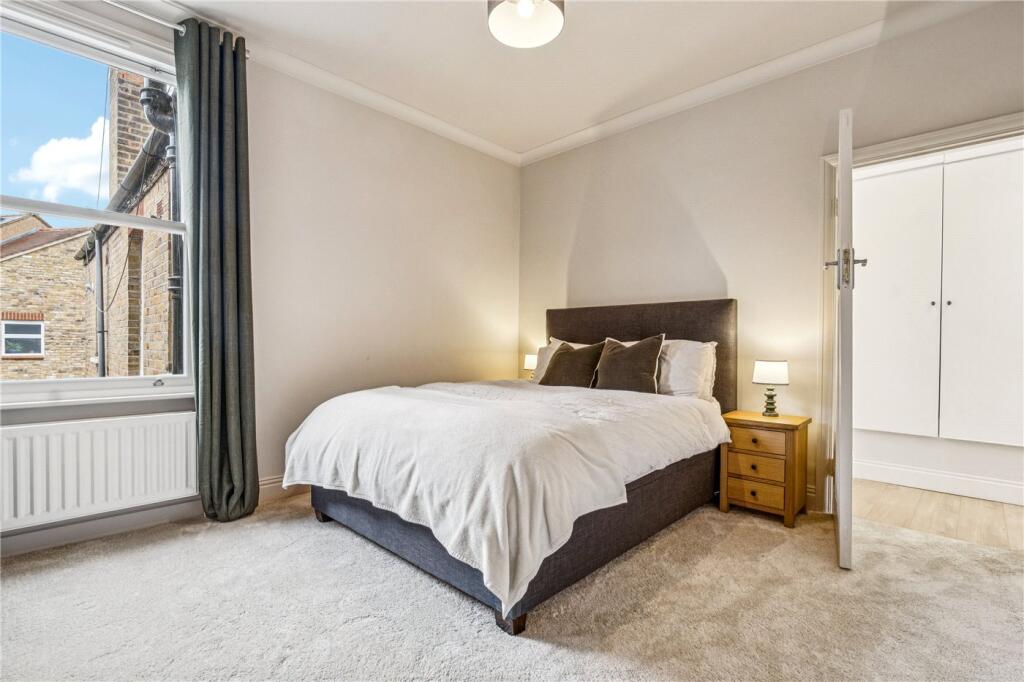 Apartment in London - More