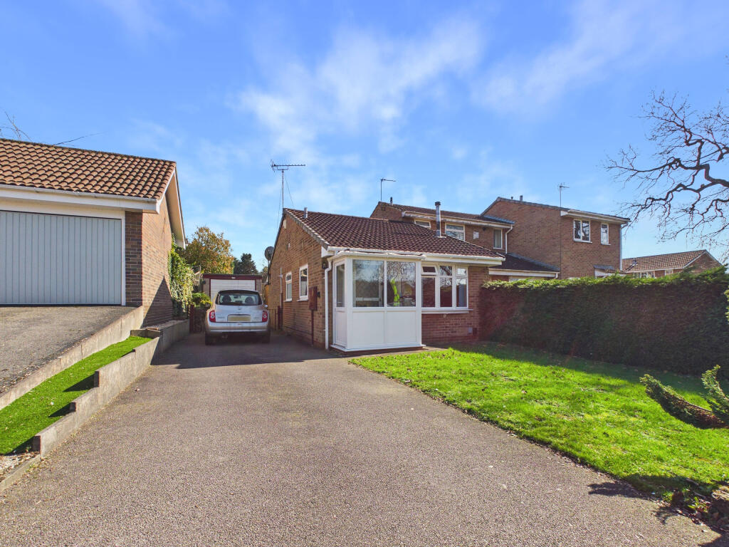 2-bed semi-detached on Rosemoor Lane, Oakwood,, £185,000