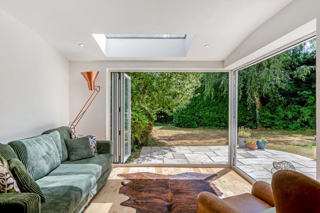 House in Tewkesbury, Winchcombe - View 3