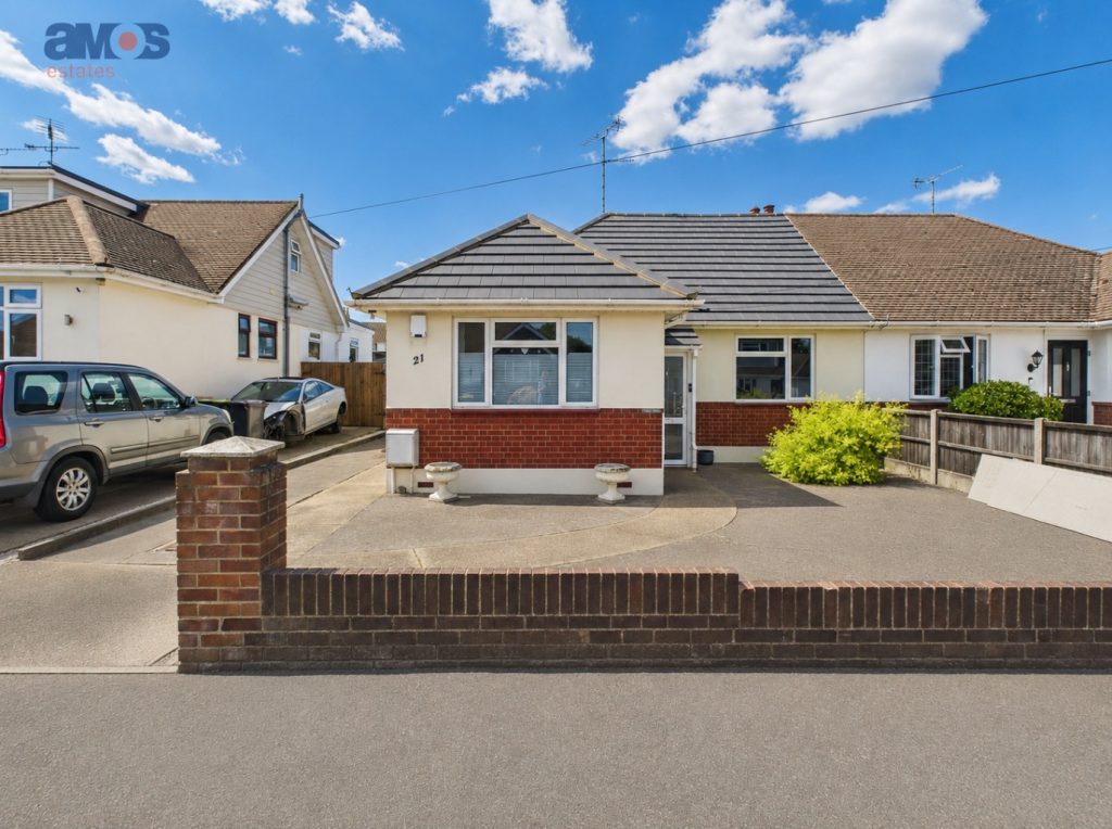 Main image of property: Rosslyn Road, Hockley, Essex