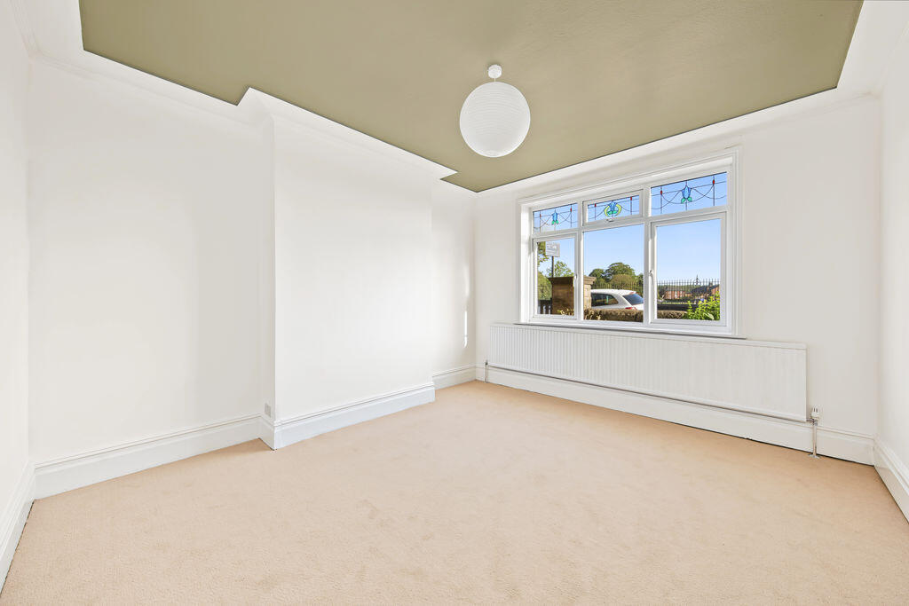 House in Chesterfield, Derbyshire - View 5