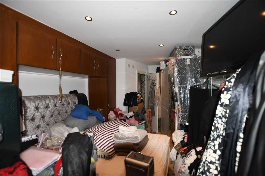 House in London - View 4