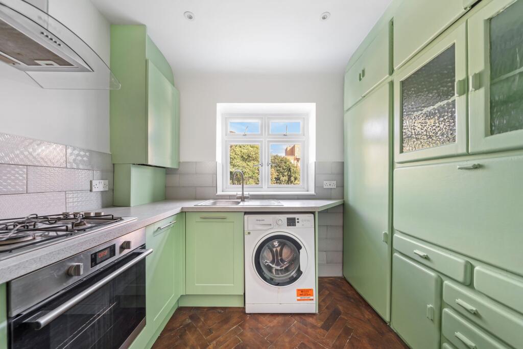 Fernhill Court, London, E17 photo 3