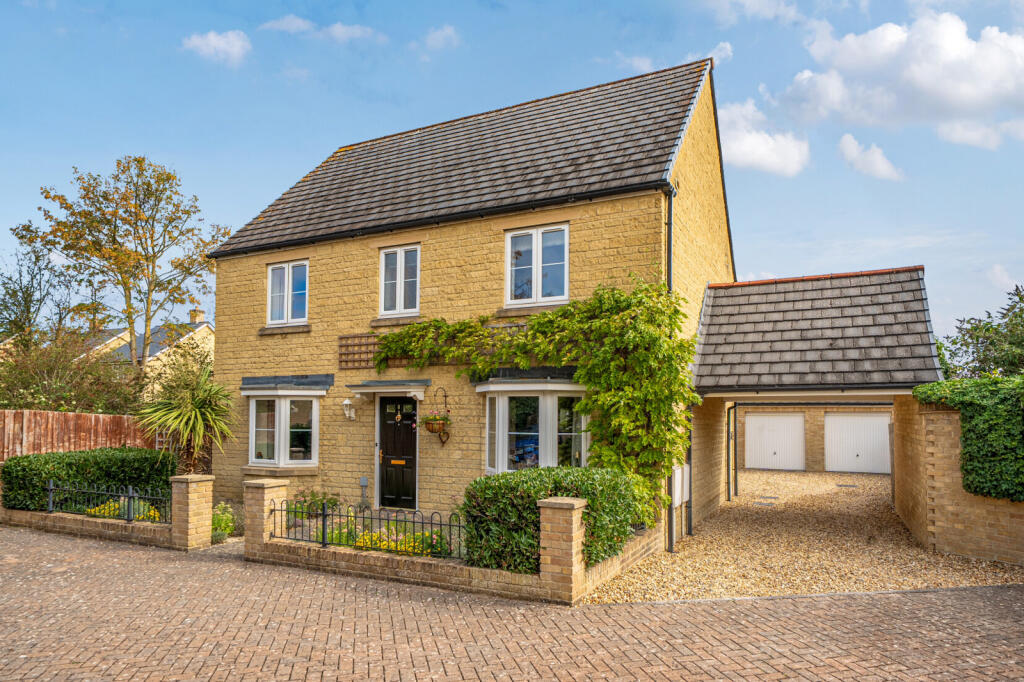 Main image of property: Baldwin Mews, Carterton