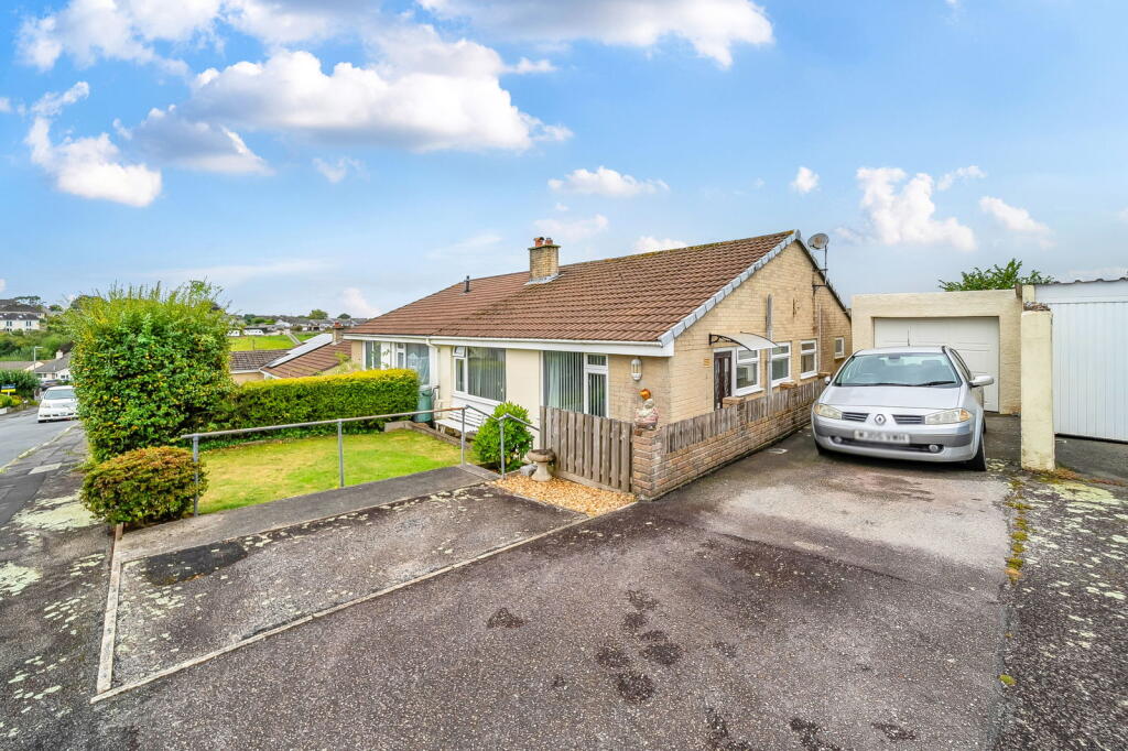 4-bed semi-detached on Broadmead, Callington, PL17, £240,000