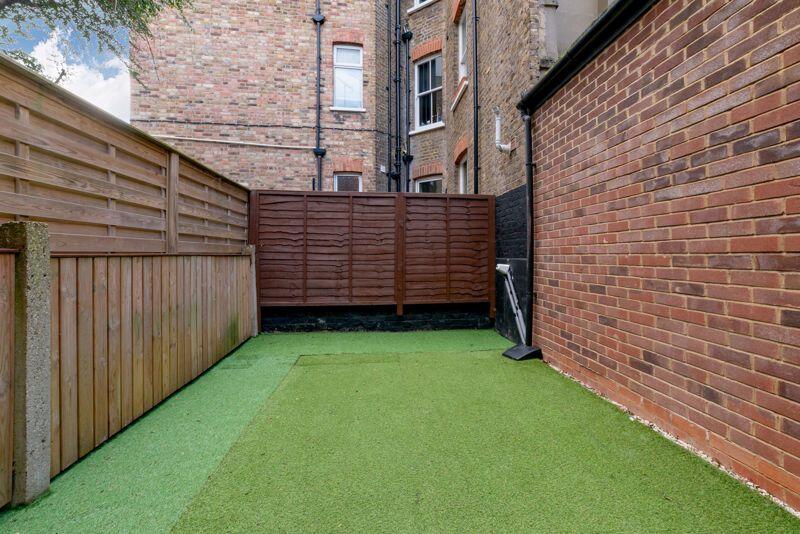3 bedroom town house for rent