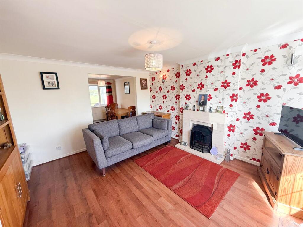 Additional image 4 of Lane Ends Lane, Cowling