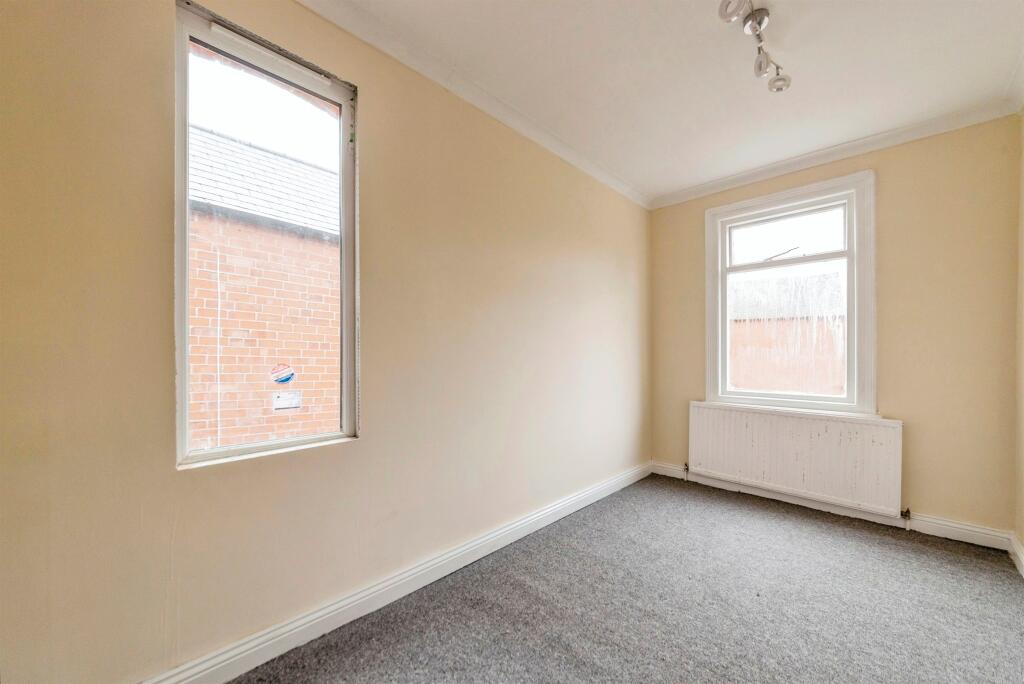 House in Newark and Sherwood, Newark - More