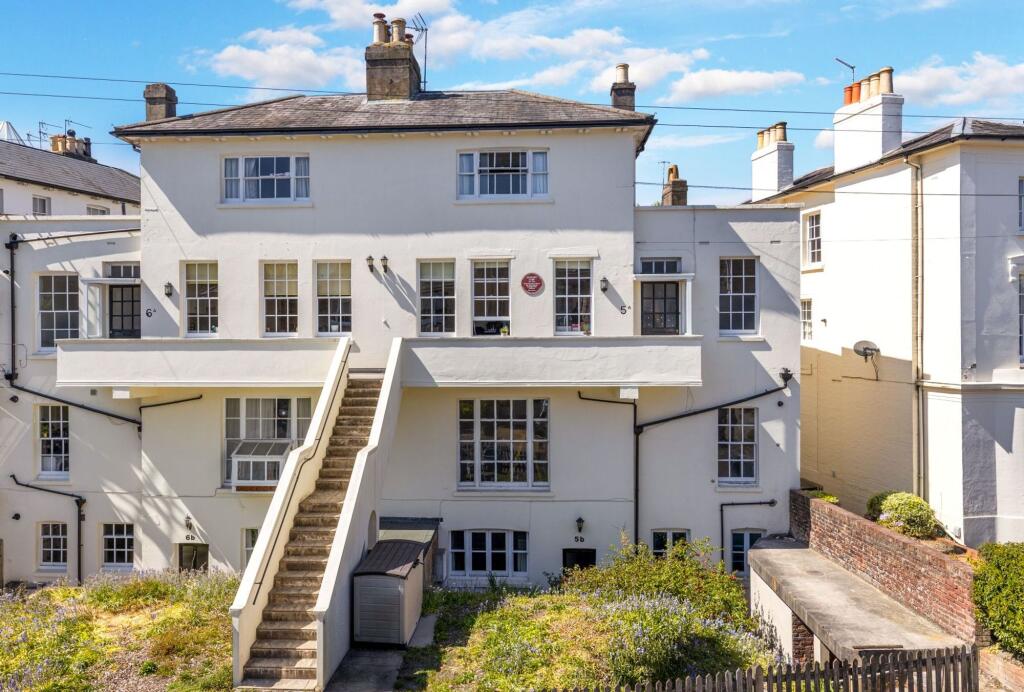 3-bed flat on Grove Hill Gardens, Tunbridge Wells, TN1, £500,000