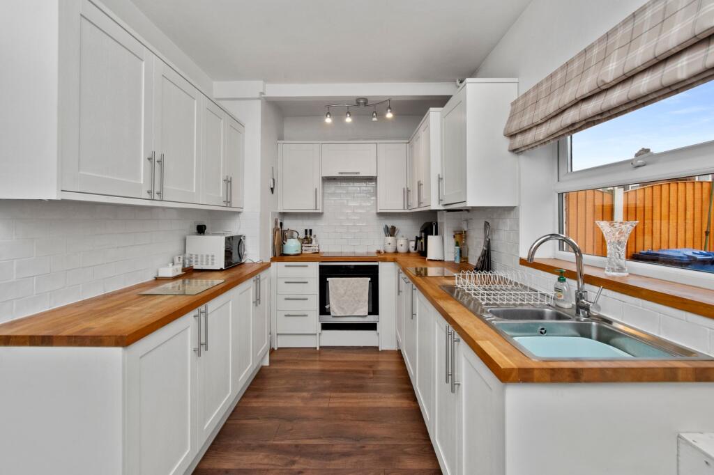 Fife Road, Warrington, WA1 – další