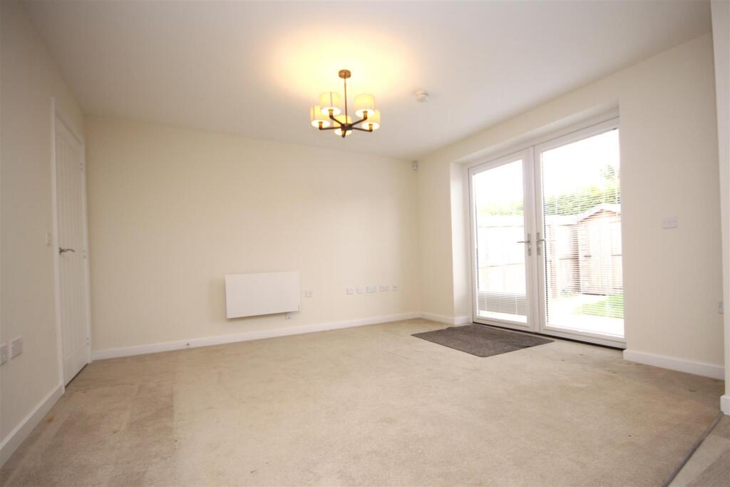 Earls Gardens, Burscough photo 2