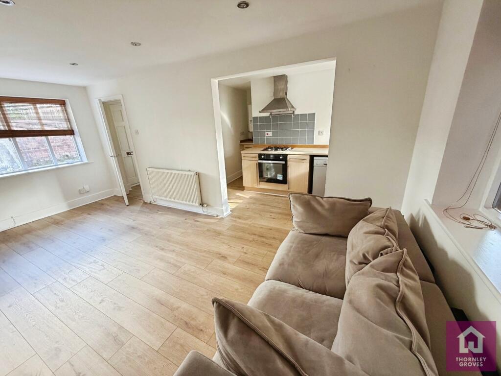 Apartment in Manchester, Withington - View 3