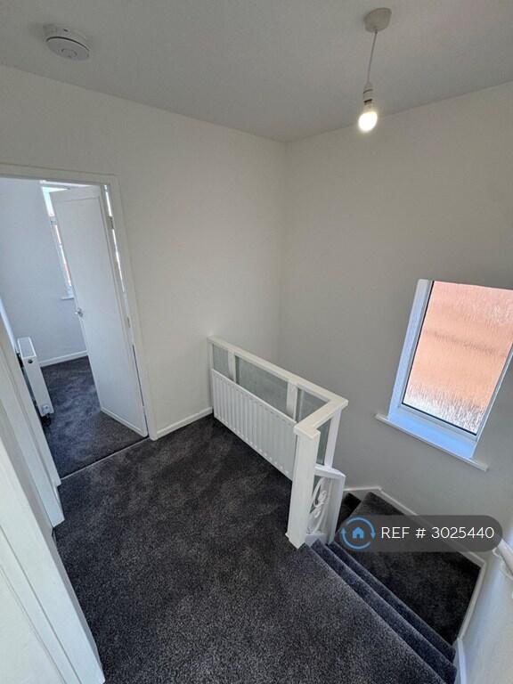 House in Leeds, Hunslet Carr, Belle Isle - More