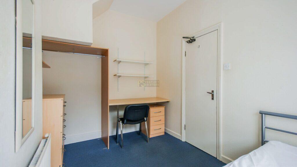 6 bedroom terraced house for rent