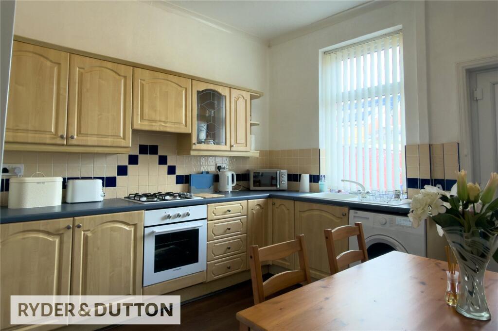 House in Oldham, Greater Manchester - View 4