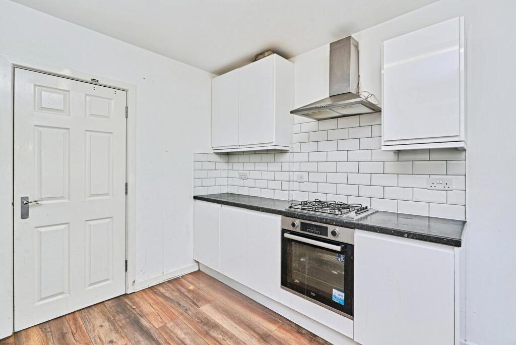 House in Walsall, West Midlands - More