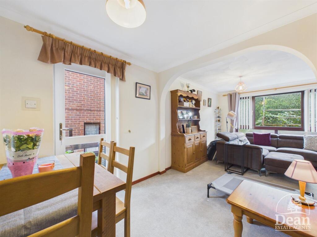 House in Gloucester - View 5