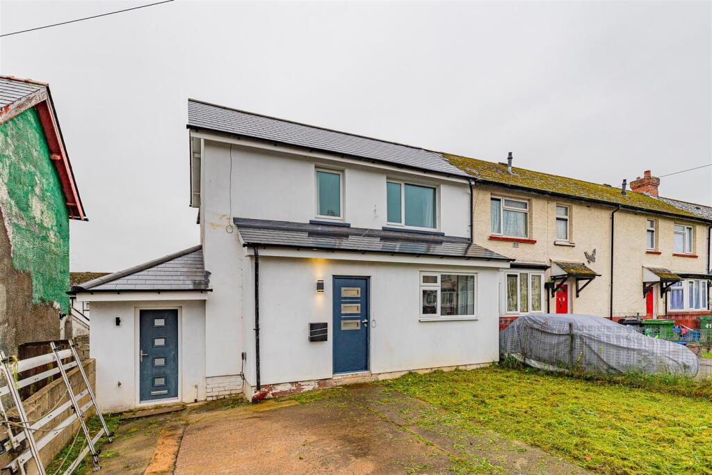 3 Bedroom House in CF5 4PR