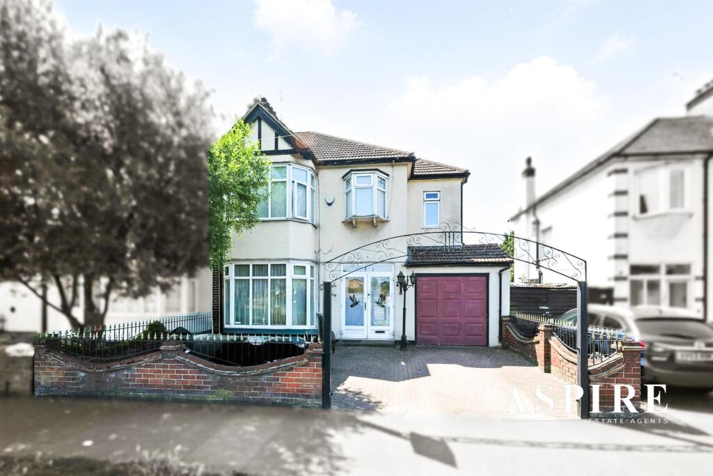 5-bed semi-detached on Prince Avenue, Westcliff-On-Sea, £500,000