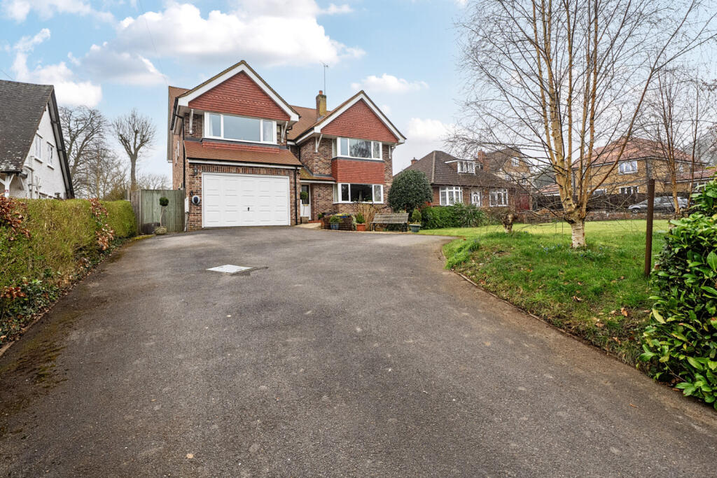 Main image of property: Clevedon Road, Tilehurst, Reading, Berkshire, RG31