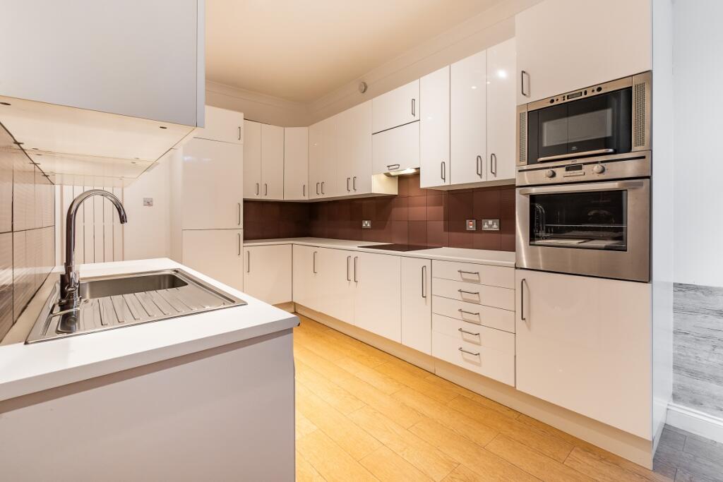 3 bedroom flat for rent
