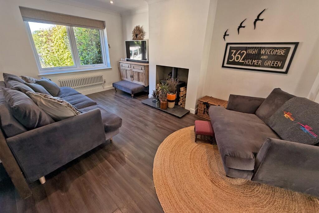 Forge Close, Holmer Green, HP15 6PY photo 3