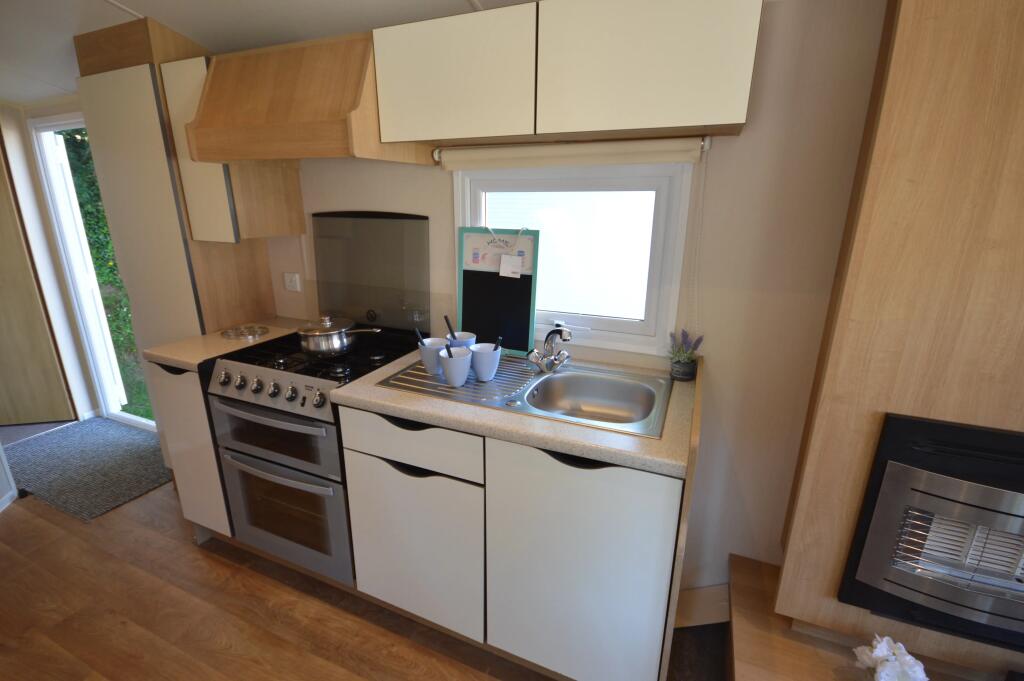 2014 Willerby Vacation, Dawlish Sands Holiday Park, Dawlish Warren, Devon, EX7 0PG - View 2