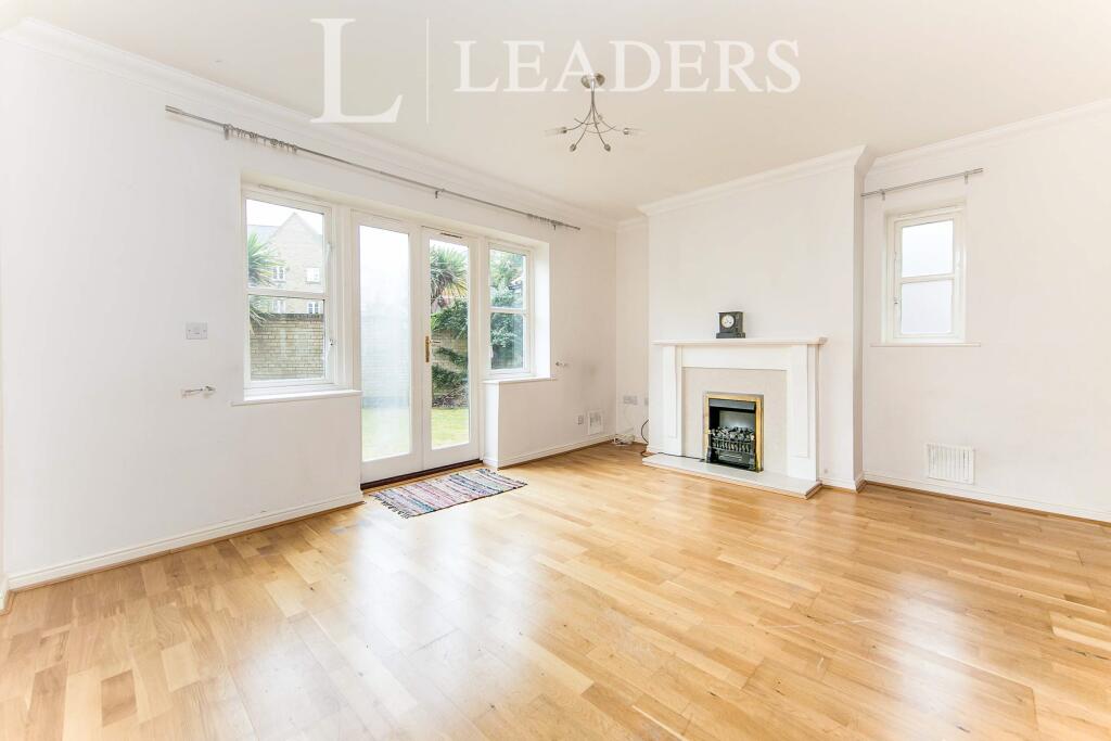 House in Ipswich - View 4