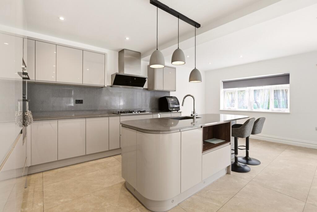 Additional image 6 of Grove Road, Harpenden, Hertfordshire, AL5