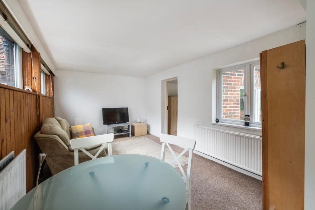 House in Redhill - View 4