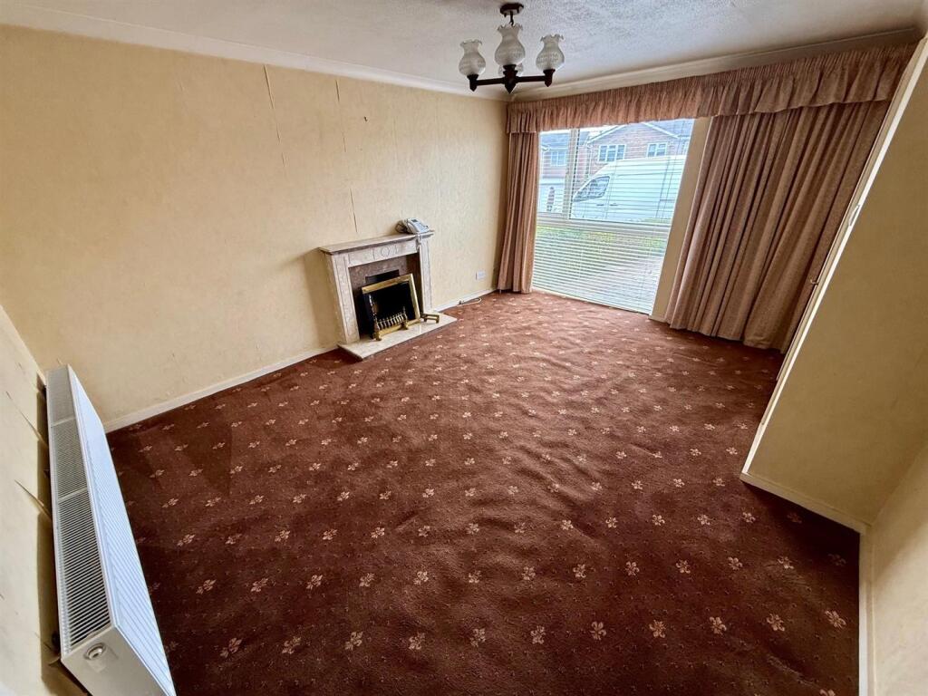 House in Solihull, Haslucks Green - View 3