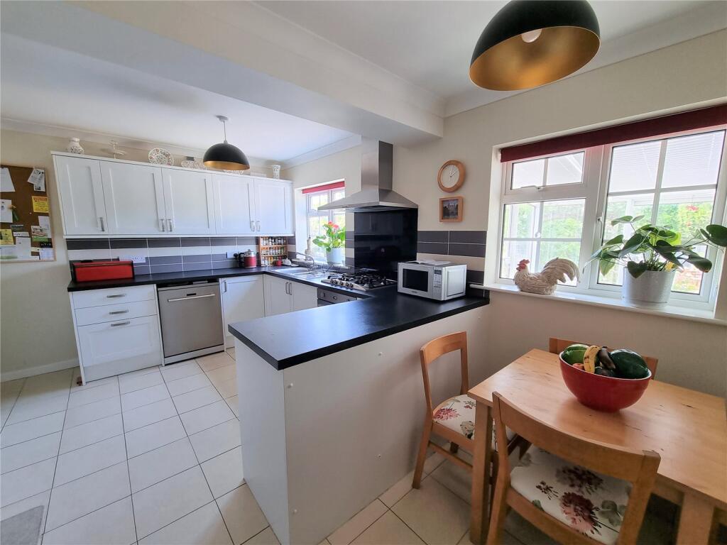 Monmouth Court, Chard, Somerset, TA20 photo 4