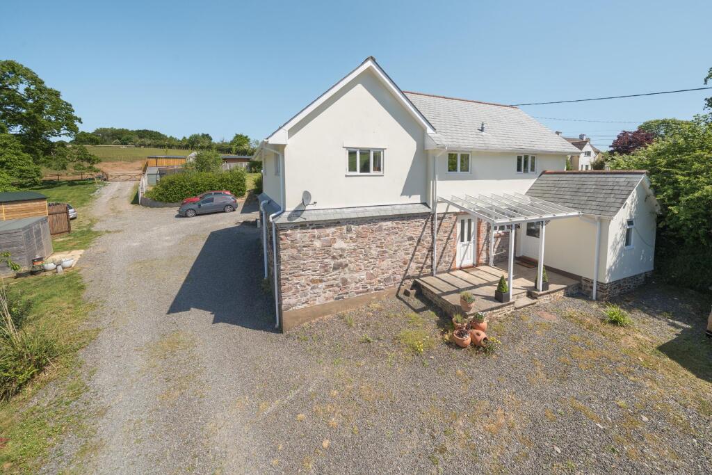 Main image of property: The Oaks, Brayford