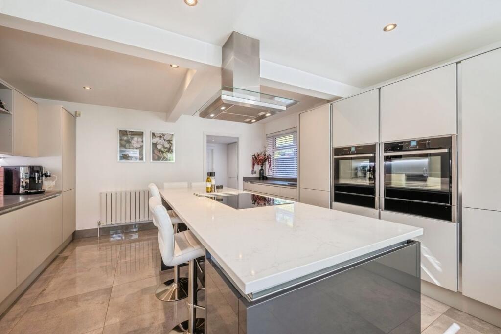 House in Hull - View 4