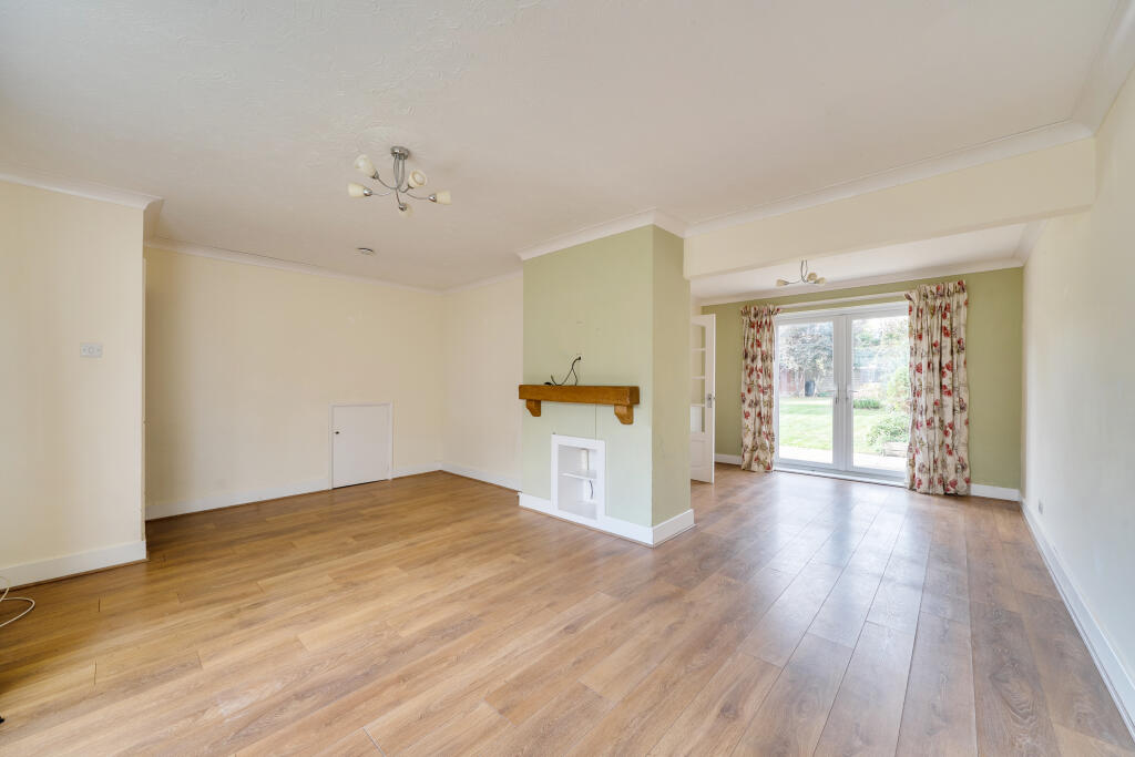 Charlbury Road, Shrivenham, Swindon, SN6 photo 4